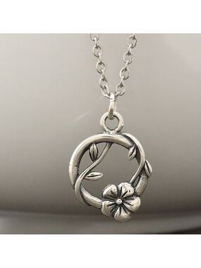 Sterling Silver Flower & Vine Pendant necklace NWT